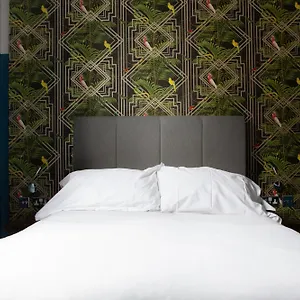 Hotel The Crown London